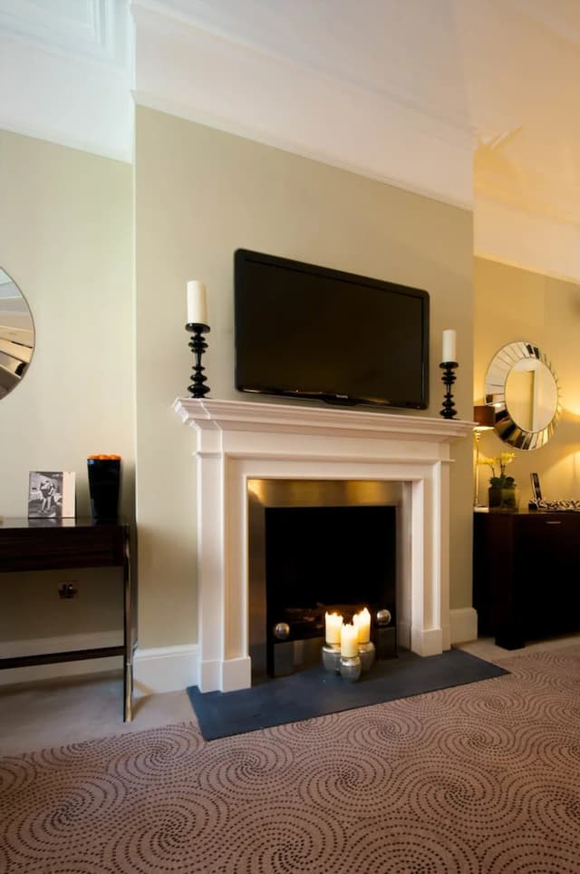 Taj 51 Buckingham Gate, Suites and Residences-Deluxe Suite, 3 Bedrooms (Minsters)-3