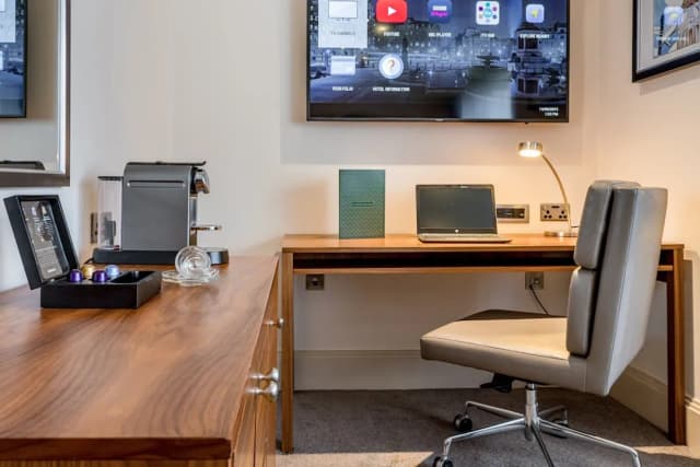 The Marble Arch Hotel, by Thistle-Executive Twin Room-9