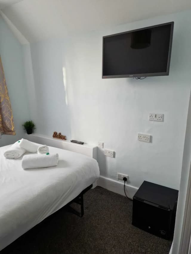 유나이티드 로지 호텔 & 아파트먼트-Cozy Double Room (Shared Bathroom)-12