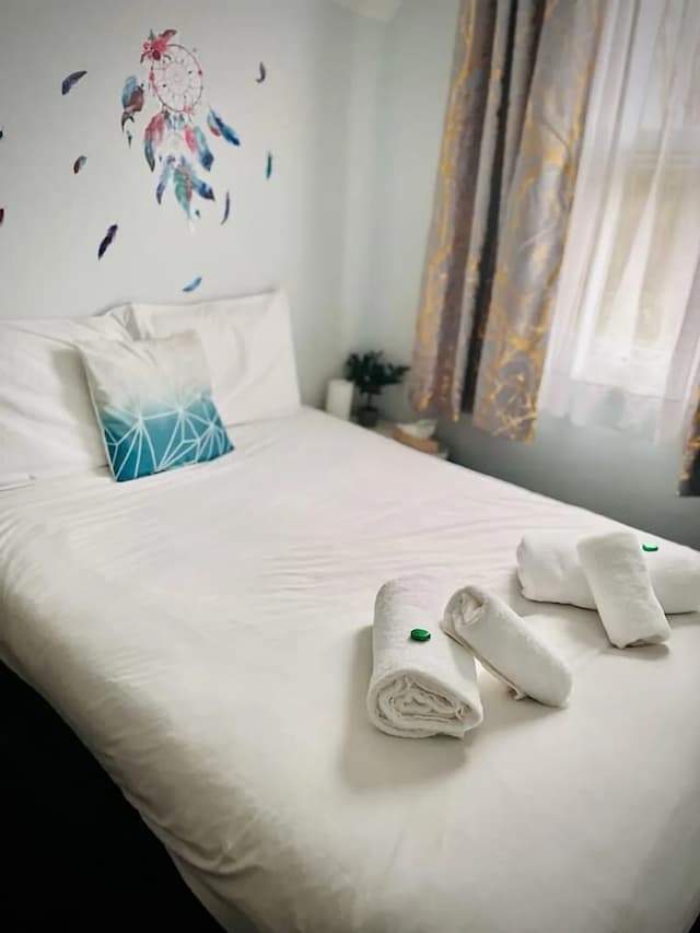 유나이티드 로지 호텔 & 아파트먼트-Cozy Double Room (Shared Bathroom)-5