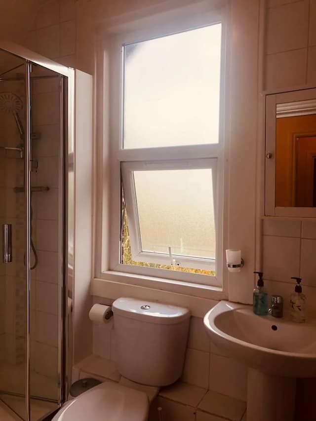 유나이티드 로지 호텔 & 아파트먼트-Cozy Double Room (Shared Bathroom)-19