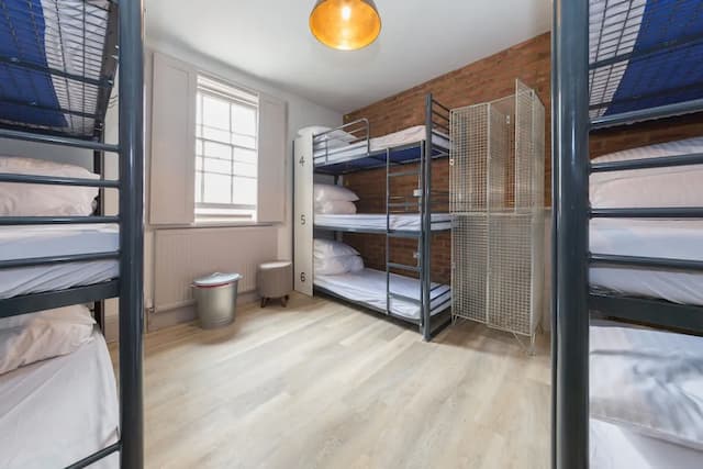 펍러브 @ 더 그린 맨 - 호스텔-Bed in 12 Bed Mixed Dormitory Room with Shared Bathroom-2