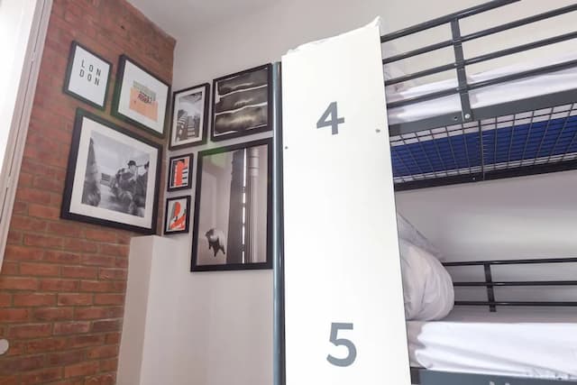 펍러브 @ 더 그린 맨 - 호스텔-Bed in 12 Bed Mixed Dormitory Room with Shared Bathroom-3