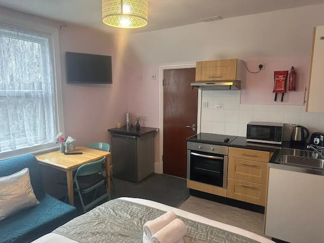 유나이티드 로지 호텔 & 아파트먼트-트리플룸-27