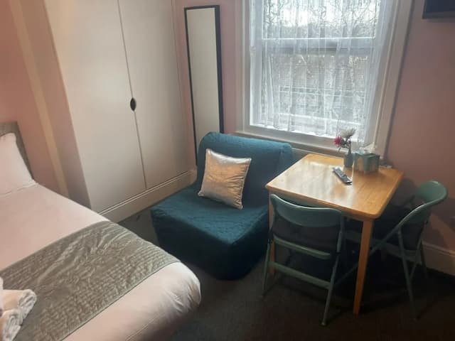 유나이티드 로지 호텔 & 아파트먼트-트리플룸-12