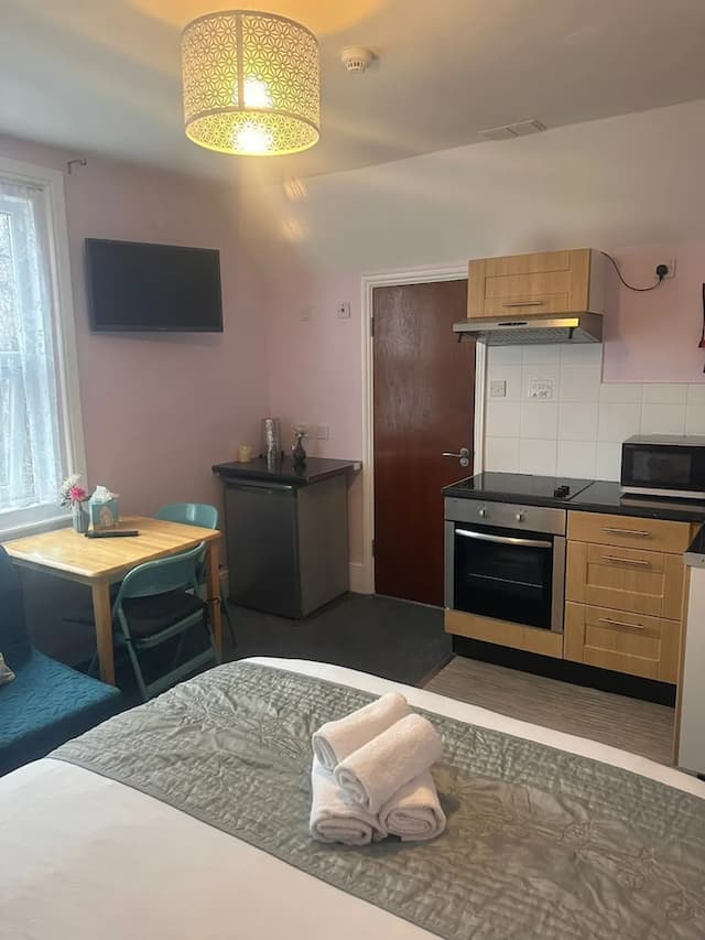 유나이티드 로지 호텔 & 아파트먼트-트리플룸-13