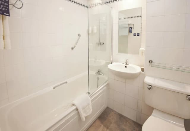 Thistle London Heathrow Terminal 5-Standard Twin Room-3
