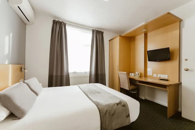 Star Hotel-Double Room-1