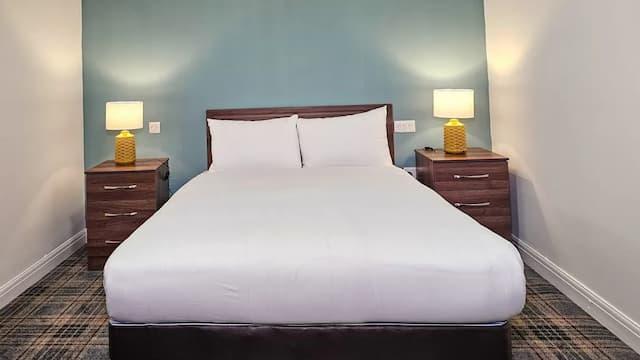 Hampstead Britannia Hotel-Standard Double Room (Without Window)-1