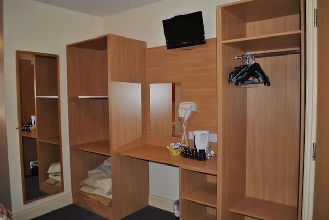 卡爾頓酒店-四人房-2