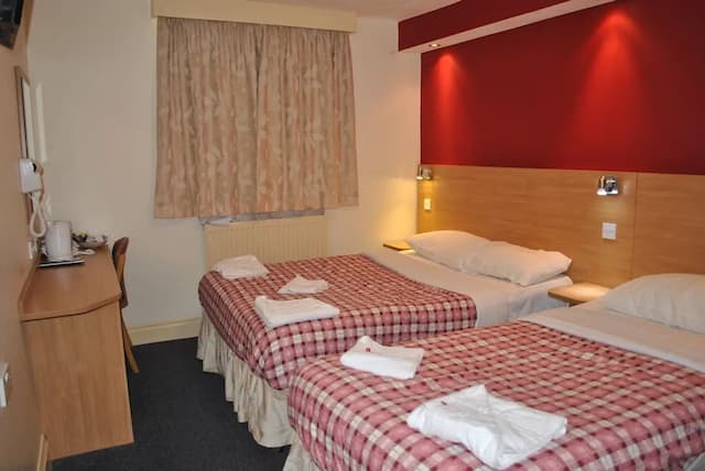 卡爾頓酒店-四人房-1