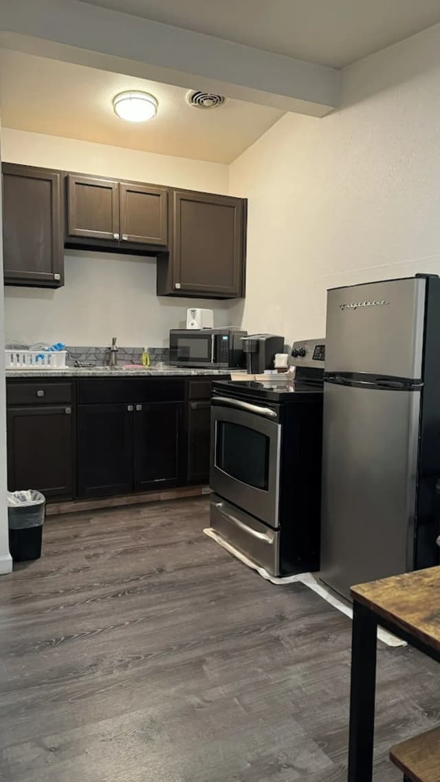 ゴールデンケントモーテル-デラックス スタジオスイート-9