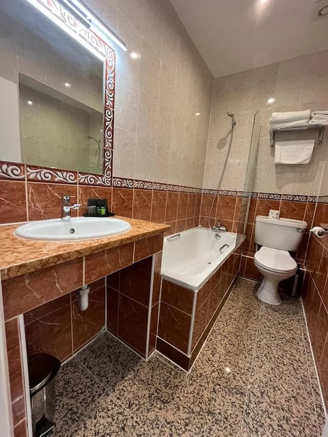 호텔 라 플레이스-King Size Double Room-5