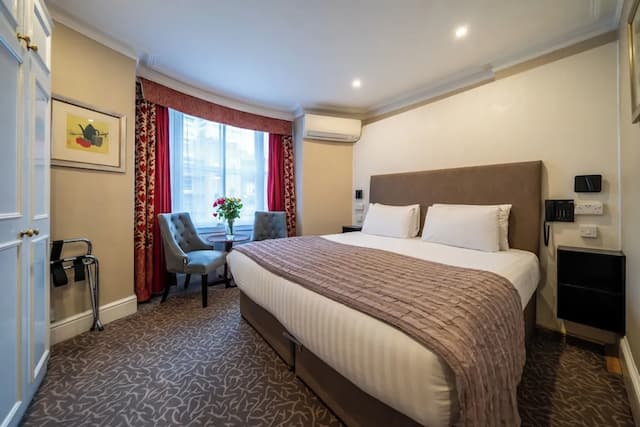 호텔 라 플레이스-King Size Double Room-10