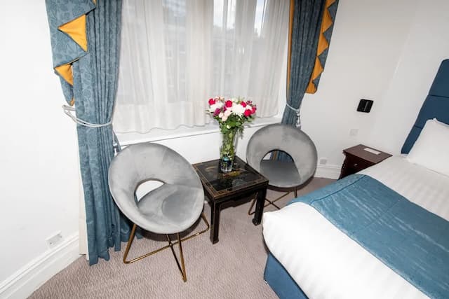 호텔 라 플레이스-King Size Double Room-8