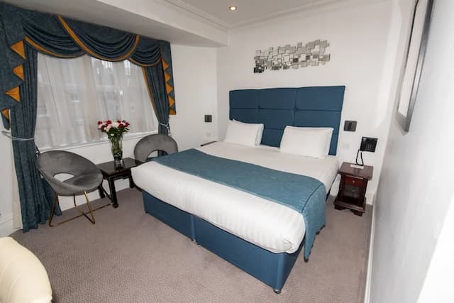 호텔 라 플레이스-King Size Double Room-1