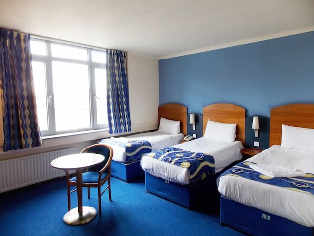 런던 웸블리 인터내셔널 호텔-트리플룸-3