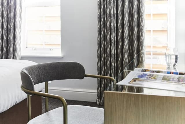 普特尼旅館飯店-經典雙床房-2