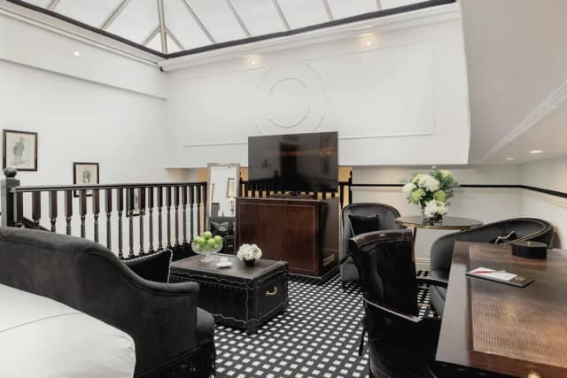 호텔 41-스위트 (6) Conservatory)-6