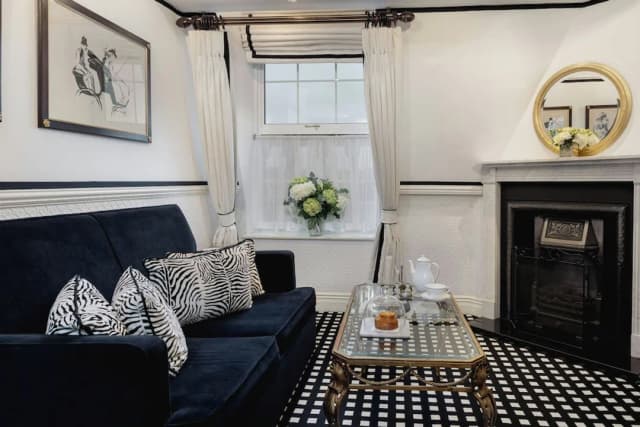 호텔 41-스위트 (6) Conservatory)-9