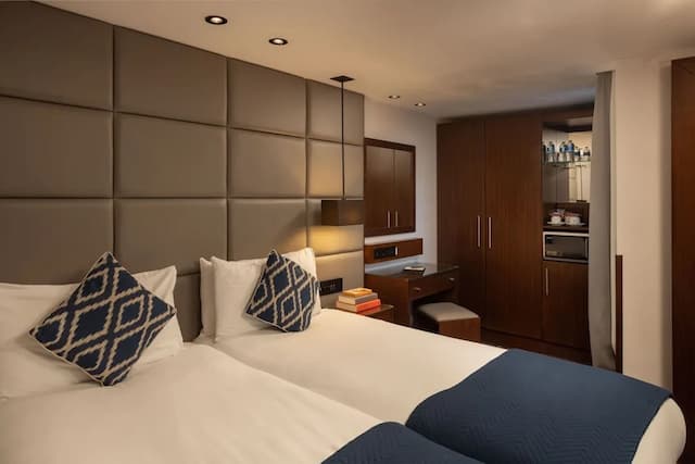 倫敦帕丁頓奇爾沃斯酒店-豪華雙床房-1