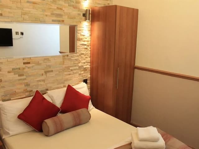 Skylark B&B-Double Room, Ensuite-1
