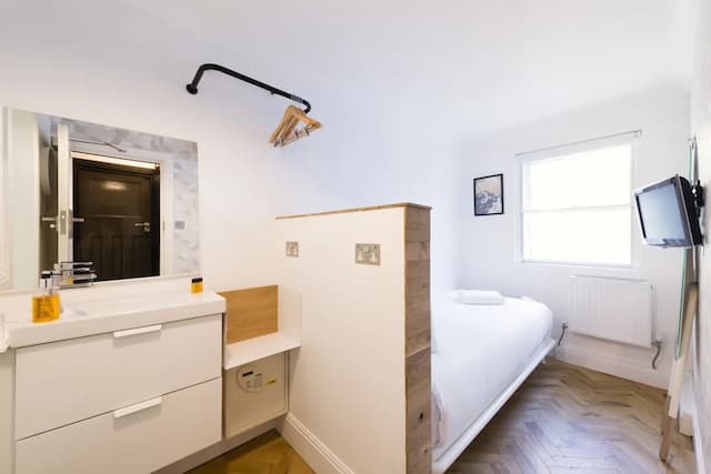 The California - London Kings Cross-Single Room-3