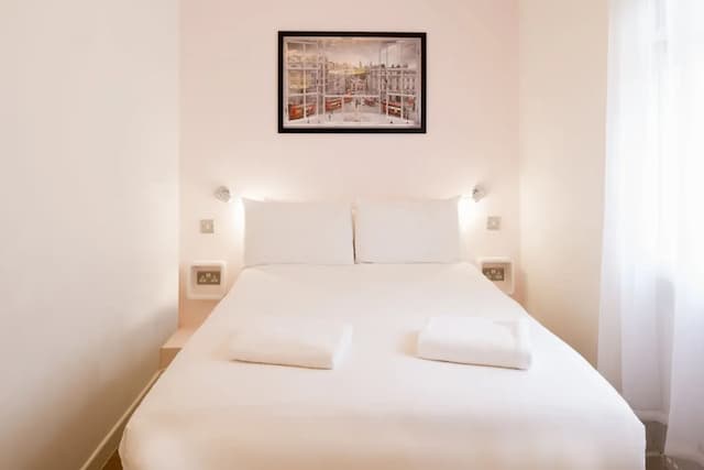 The California - London Kings Cross-Double Room-1