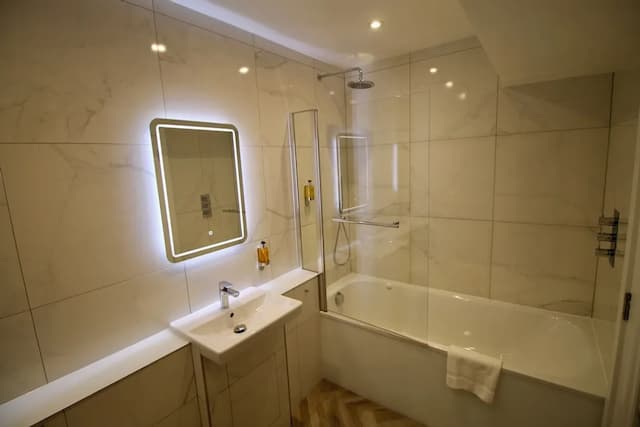 The California - London Kings Cross-Family Suite-4