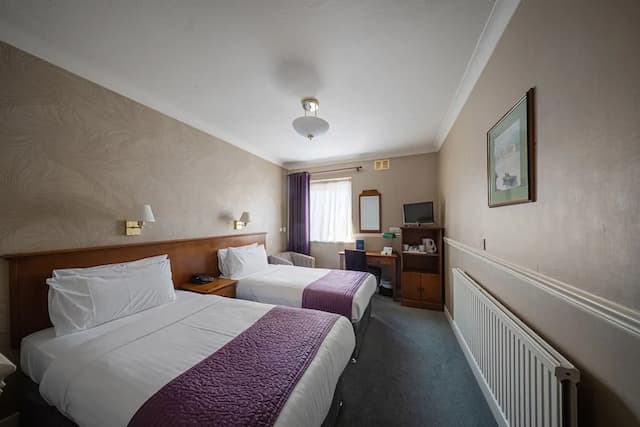 布萊克希斯克拉倫登飯店-雙床房-6