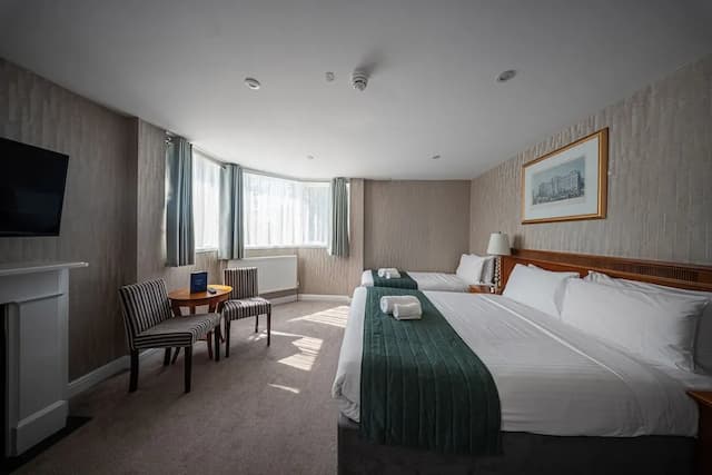 布萊克希斯克拉倫登飯店-三人房 (Crown, 3 Single Beds)-6