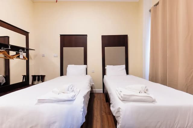 아스토리아 호텔-쿼드룸, 앙스위트-7