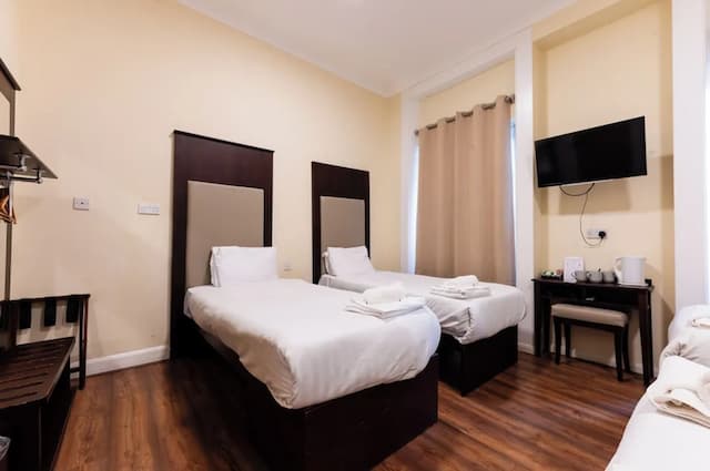 아스토리아 호텔-쿼드룸, 앙스위트-4