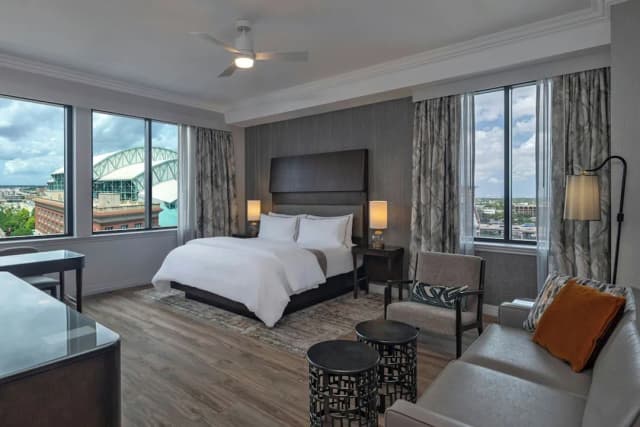 웨스틴 휴스턴 다운타운-스위트, 킹사이즈침대 1개 및 소파베드, 코너-6