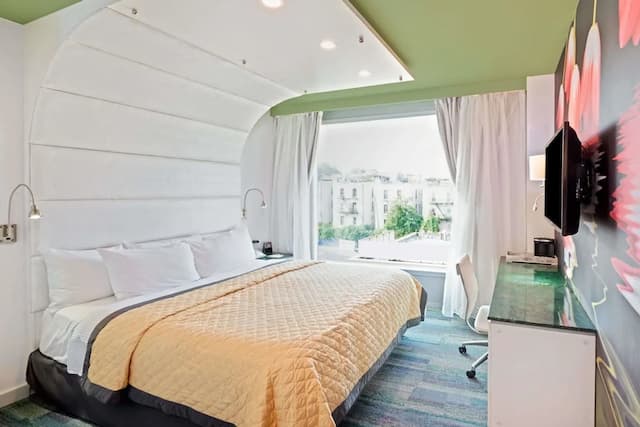 ウィンダム ガーデン ブルックリン サンセット パーク-プレミアム ルーム キングベッド 1 台 バリアフリー 禁煙 (Roll-In Shower)-3