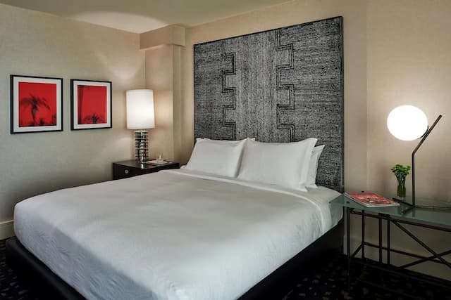 キンプトン ホテル パロマー ロサンゼルス ビバリーヒルズ バイ IHG-ルーム キングベッド 1 台 バリアフリー 禁煙 (Communications, Tub, Roll-In Shower)-3