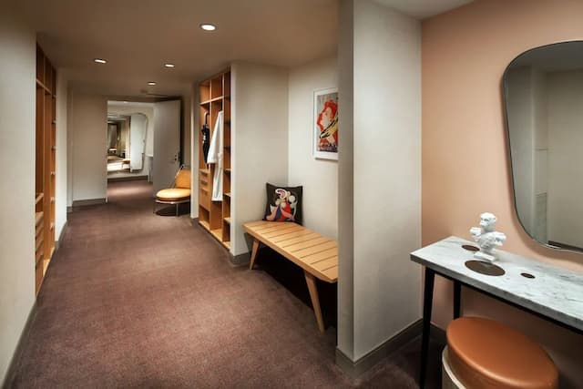 比華利山莊 SLS 豪華精選酒店-套房, 1 張特大雙人床及 1 張梳化床 (Mobility/Hearing Access, Roll-In Shwr)-5