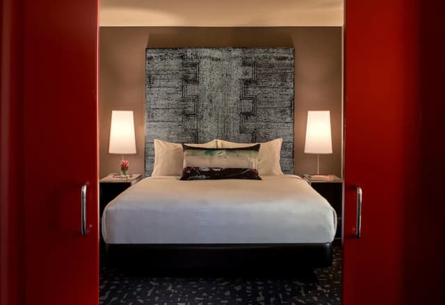 キンプトン ホテル パロマー ロサンゼルス ビバリーヒルズ バイ IHG-ルーム キングベッド 1 台 ヒルビュー (Beverly Hills View)-5