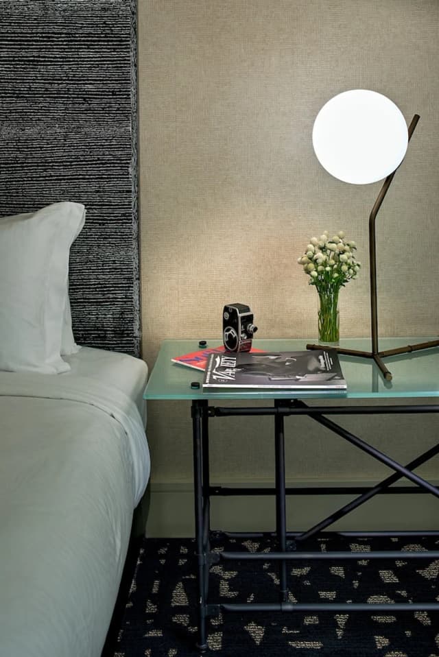 キンプトン ホテル パロマー ロサンゼルス ビバリーヒルズ バイ IHG-ルーム キングベッド 1 台 バリアフリー (Communications, Roll-In Shower)-2