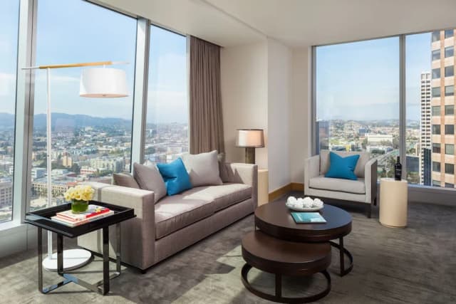 インターコンチネンタル ロサンゼルス ダウンタウン バイ IHG-スイート キングベッド 1 台 シティビュー-2