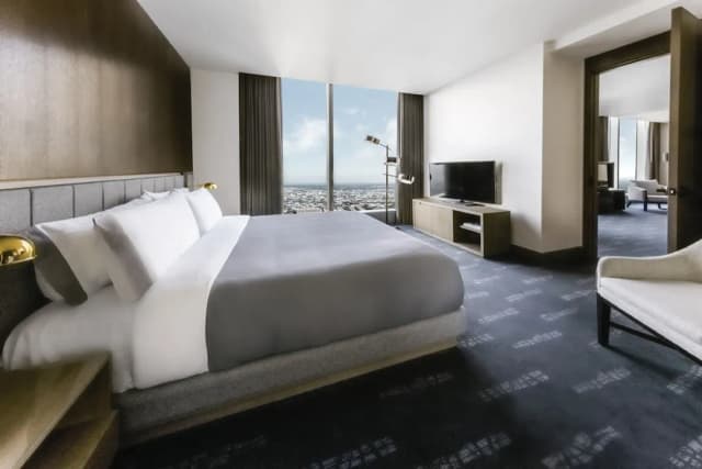 InterContinental Los Angeles Downtown by IHG-Suite, 1 Bedroom, Club Lounge Access, City View-1