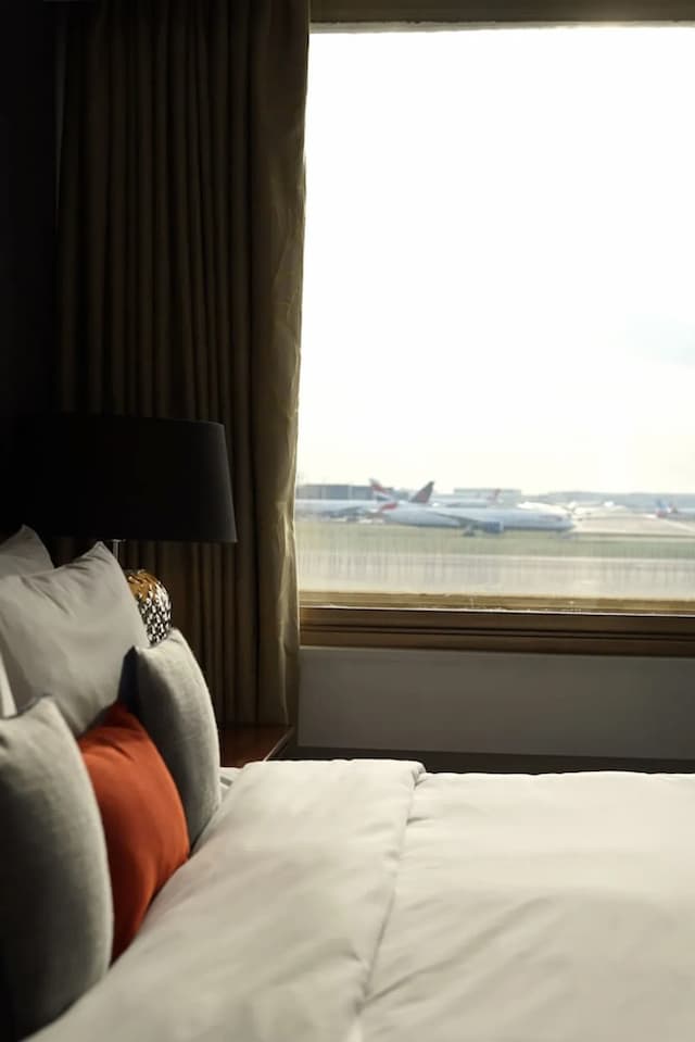 ルネッサンス ロンドン ヒースロー ホテル-スーペリア ルーム クイーンベッド 1 台 (View)-9