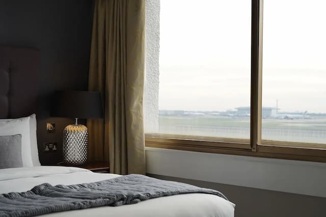 ルネッサンス ロンドン ヒースロー ホテル-スーペリア ルーム クイーンベッド 1 台 (View)-7