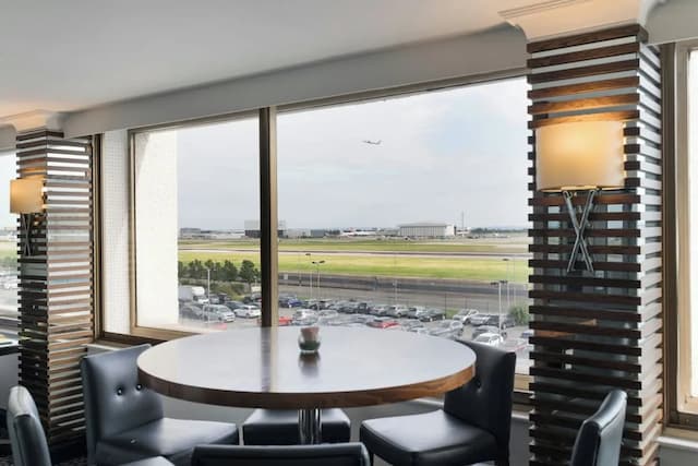 ルネッサンス ロンドン ヒースロー ホテル-エグゼクティブ ルーム ダブルベッド 1 台-8