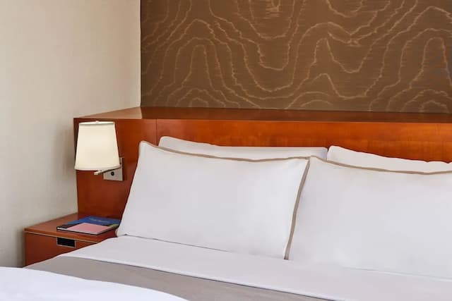 威斯汀洛杉磯博納旺蒂爾套房酒店-傳統客房, 2 張標準雙人床, 城市景-2