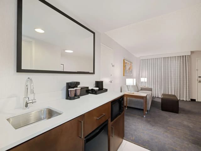 엠버시 스위트 바이 힐튼 시카고 다운타운 리버 노스-스위트 (2 Rooms, 2 Double Beds & 1 Sofabed)-4