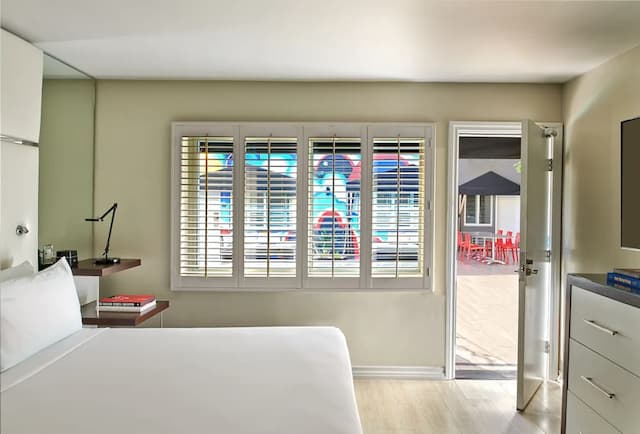 ホテル ジギー ロサンゼルス-ルーム キングベッド 1 台 プールビュー-4