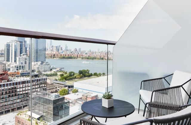 ザ ウィリアムズ ベール-ルーム キングベッド 1 台 バルコニー (Gotham, ADA)-1