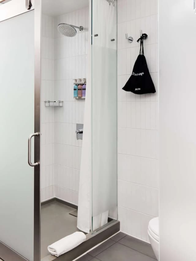 Arlo NoMad-Essential King-13