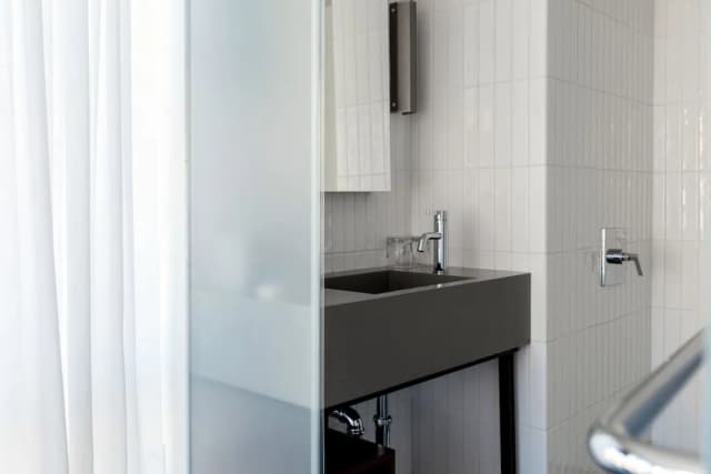 Arlo NoMad-Essential King-10